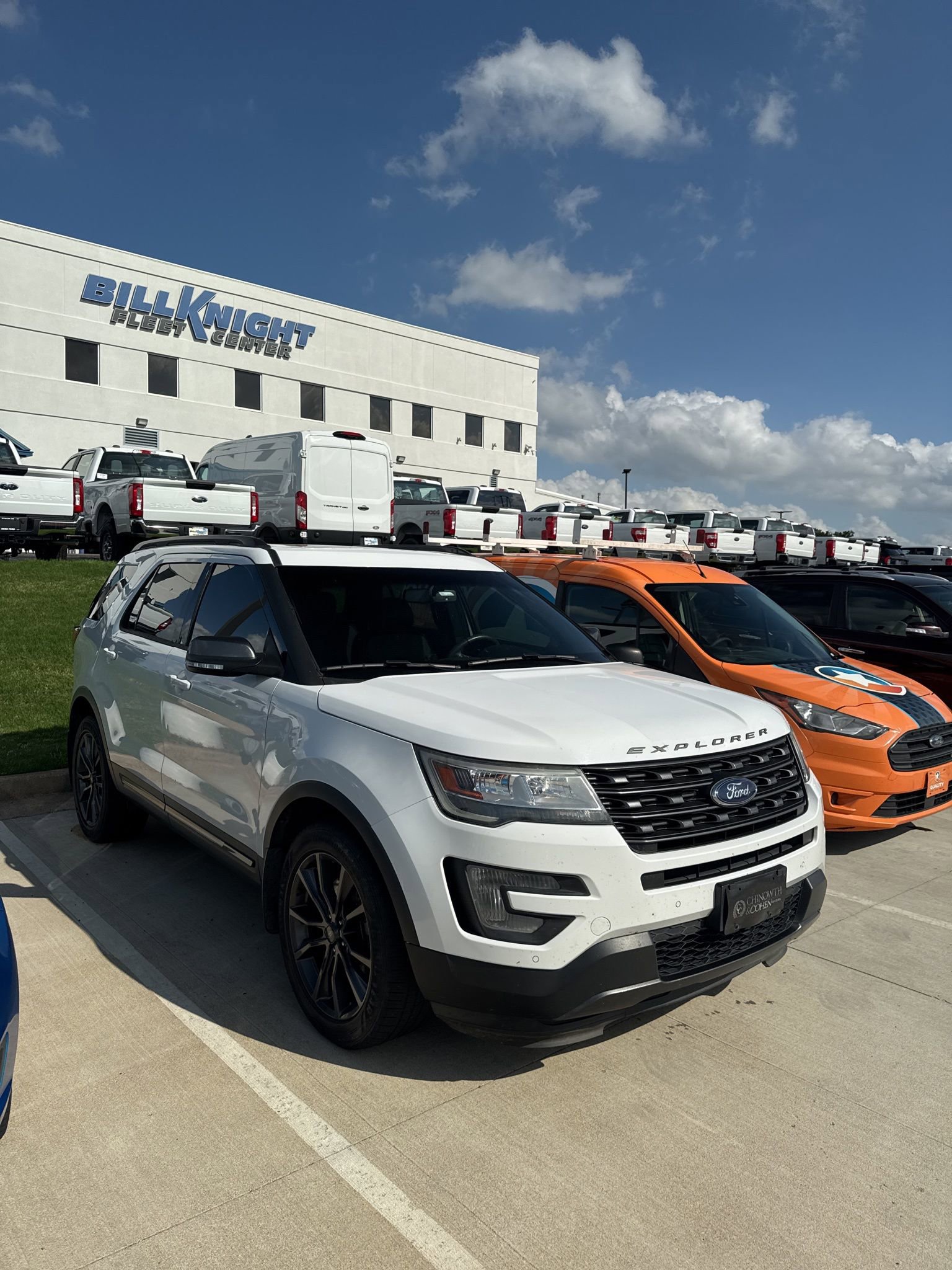 Used 2017 Ford Explorer XLT w/ Equipment Group 202A AWD/4WD image 2
