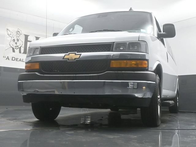 New 2025 Chevrolet Express 3500 LT w/ LT Preferred Equipment Group RWD image 4