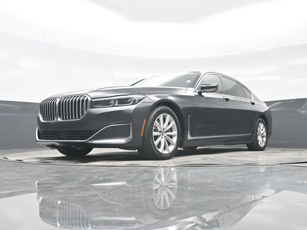 Used 2021 BMW 740i w/ Premium Package RWD image 26