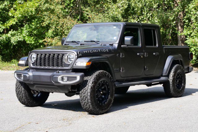 Used 2025 Jeep Gladiator Sport image 6