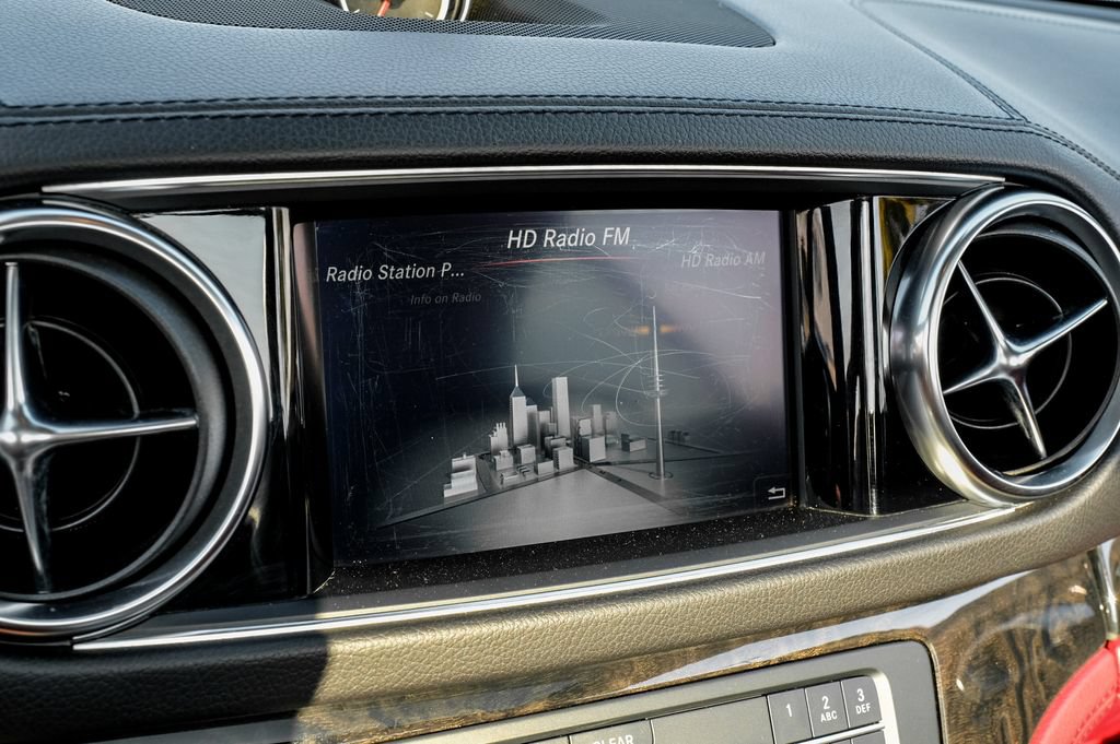 Used 2018 Mercedes-Benz SL 550 image 28