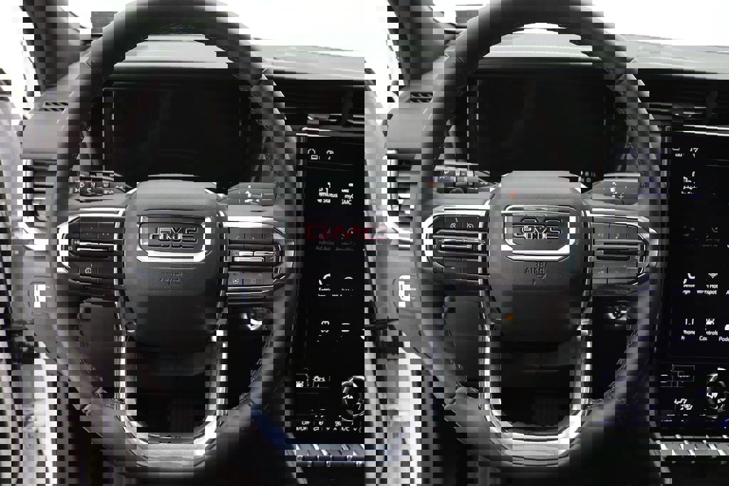 Used 2025 GMC Terrain Elevation image 17