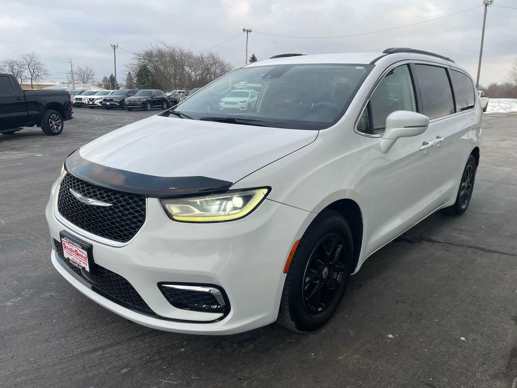 Used 2022 Chrysler Pacifica Touring-L FWD image 7