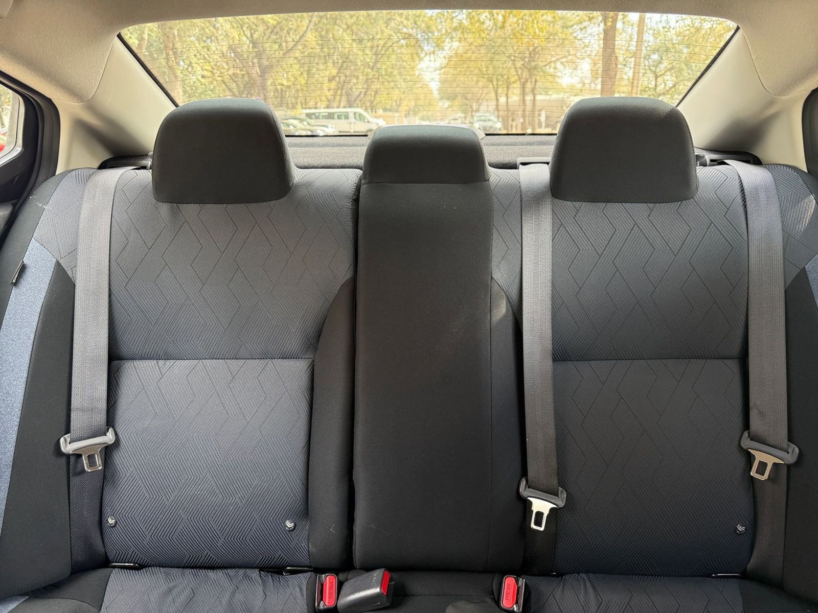 Used 2025 Nissan Versa SV FWD image 33