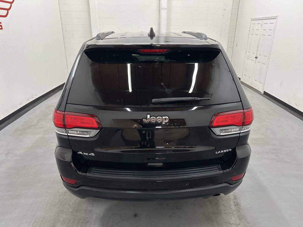 Used 2020 Jeep Grand Cherokee Laredo AWD/4WD image 12