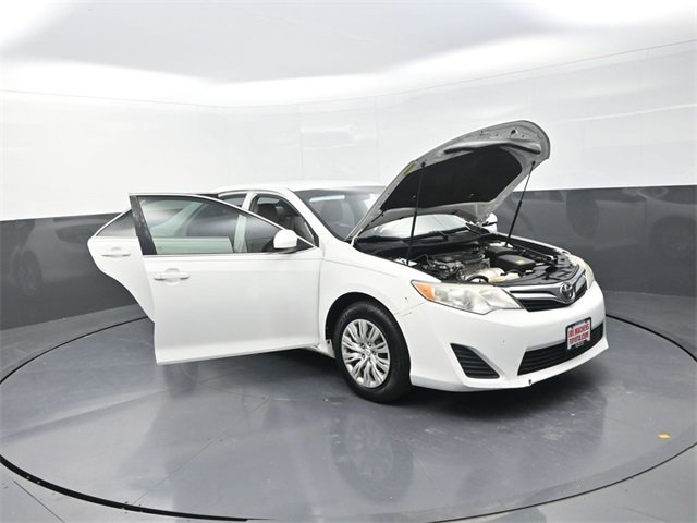 Used 2012 Toyota Camry LE image 35