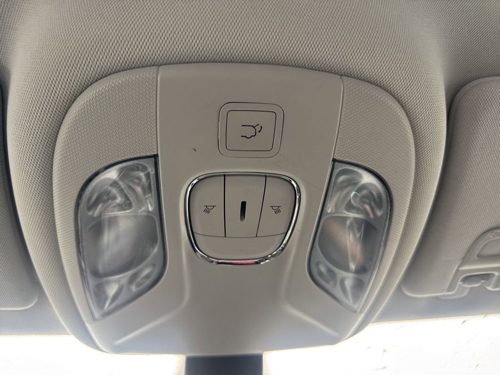 Used 2020 Jeep Compass Latitude w/ Popular Equipment Group image 24