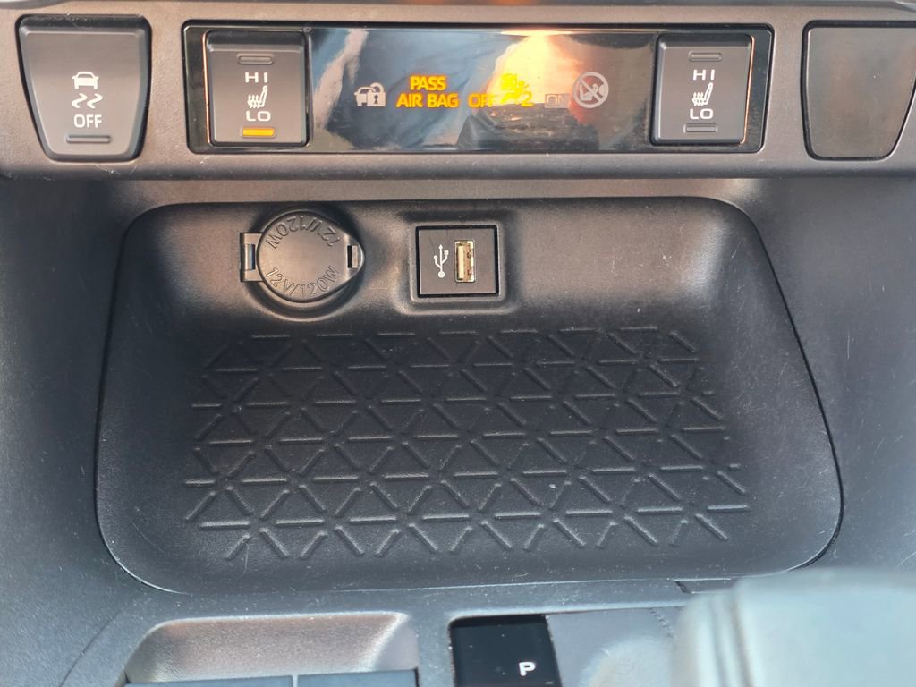 Used 2024 Toyota RAV4 XLE w/ Convenience Package AWD/4WD image 25