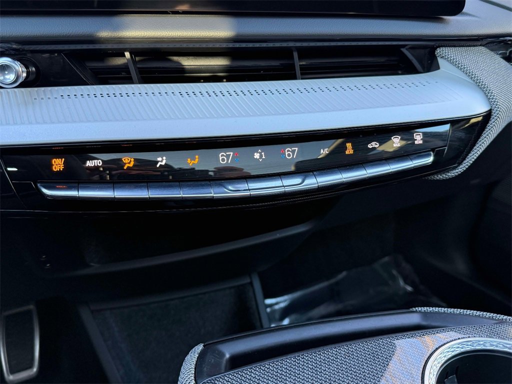 Used 2025 Cadillac Optiq Luxury 2 w/ LPO, Floor Liner Package image 25