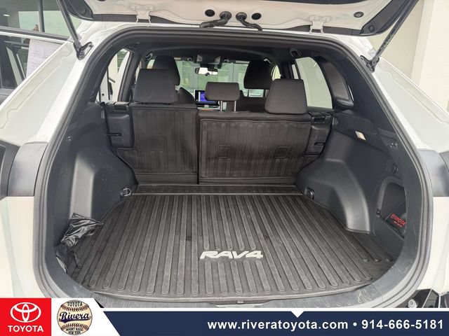 Used 2023 Toyota RAV4 SE w/ SE Grade Weather Package AWD/4WD image 19