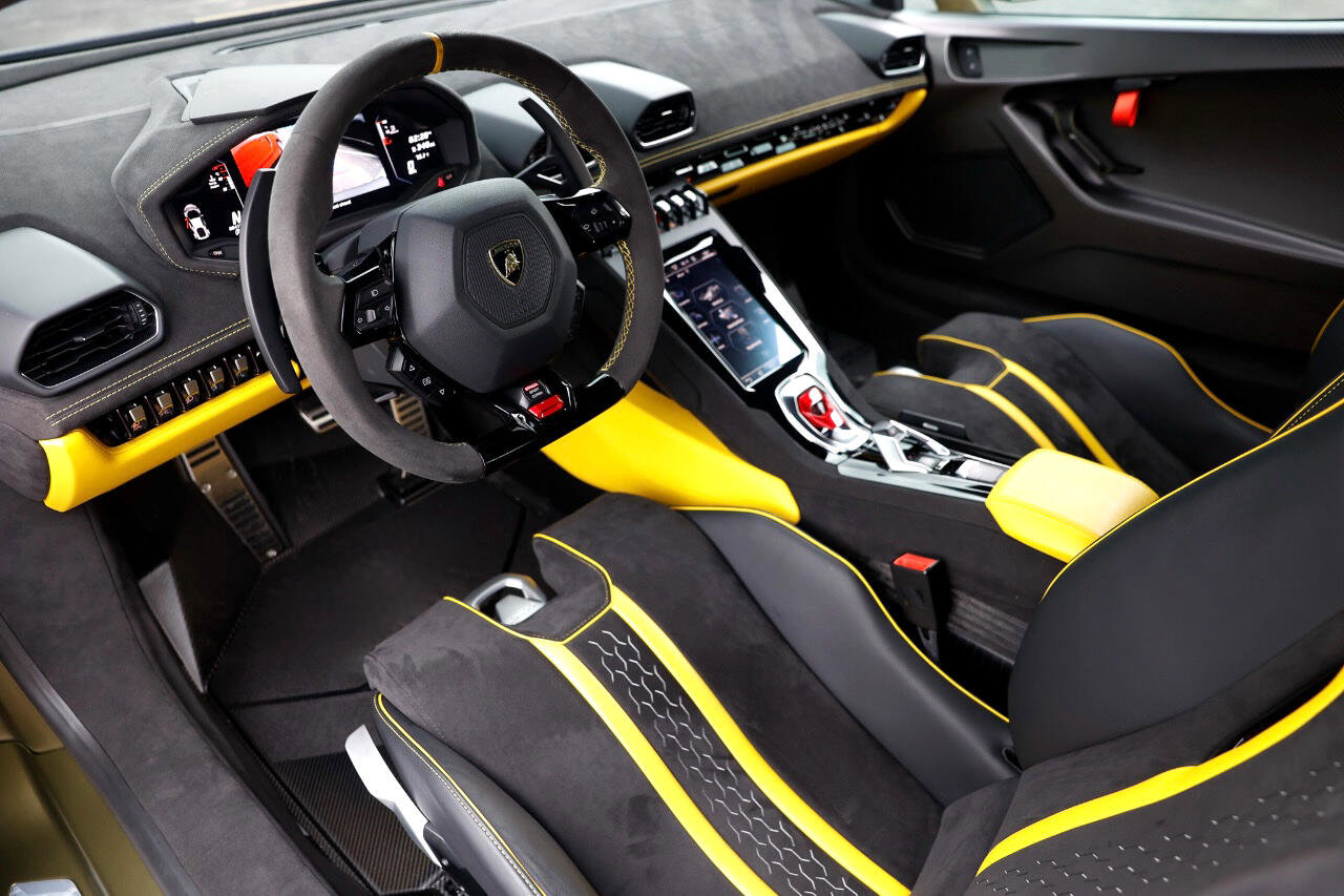 Used 2023 Lamborghini Huracan Tecnica image 6