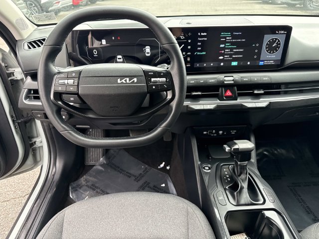 Used 2025 Kia K4 EX FWD image 17