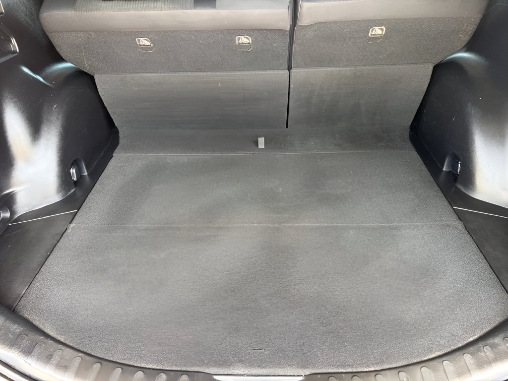 Used 2018 Toyota RAV4 LE FWD image 37