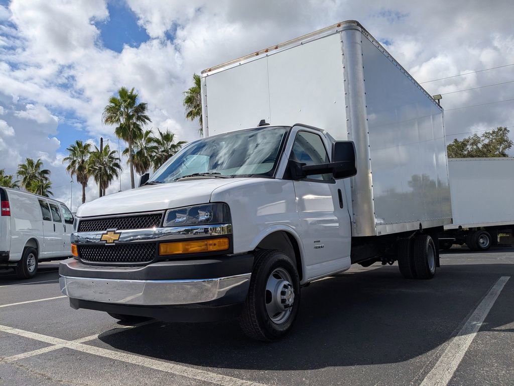 New 2025 Chevrolet Express 4500 Extended w/ Power Convenience Package image 9