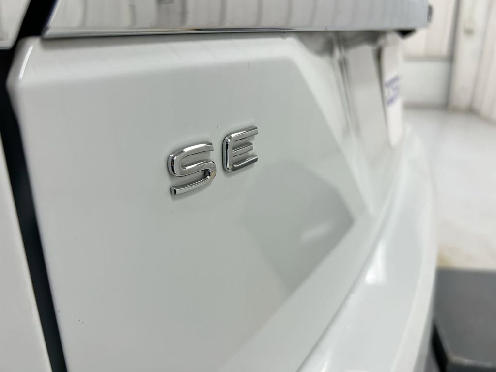 Used 2024 Volkswagen Atlas SE AWD/4WD image 26