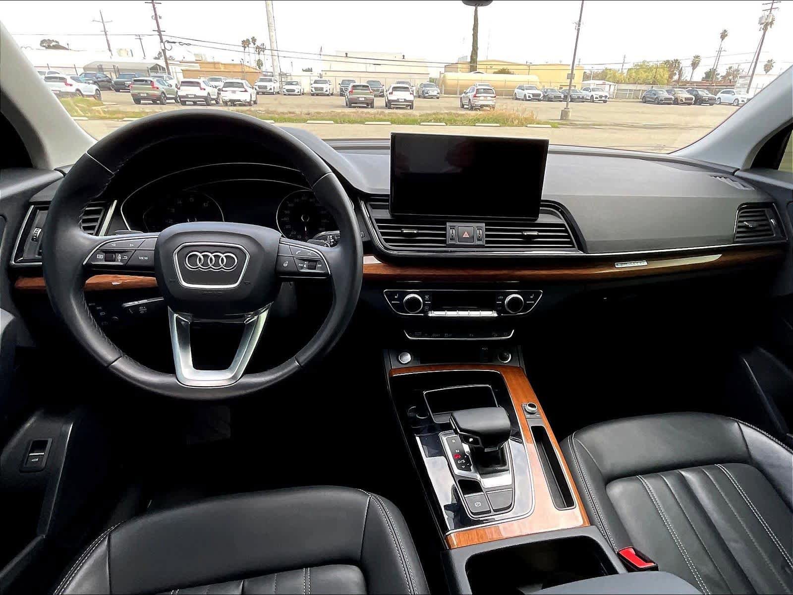 Used 2022 Audi Q5 2.0T Premium w/ Convenience Package AWD/4WD image 17