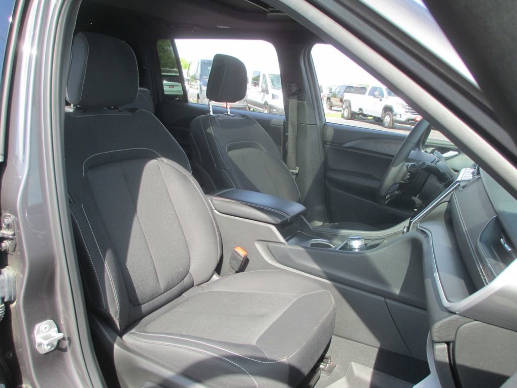 Used 2025 Jeep Grand Cherokee L Laredo w/ Luxury Tech Group I AWD/4WD image 23