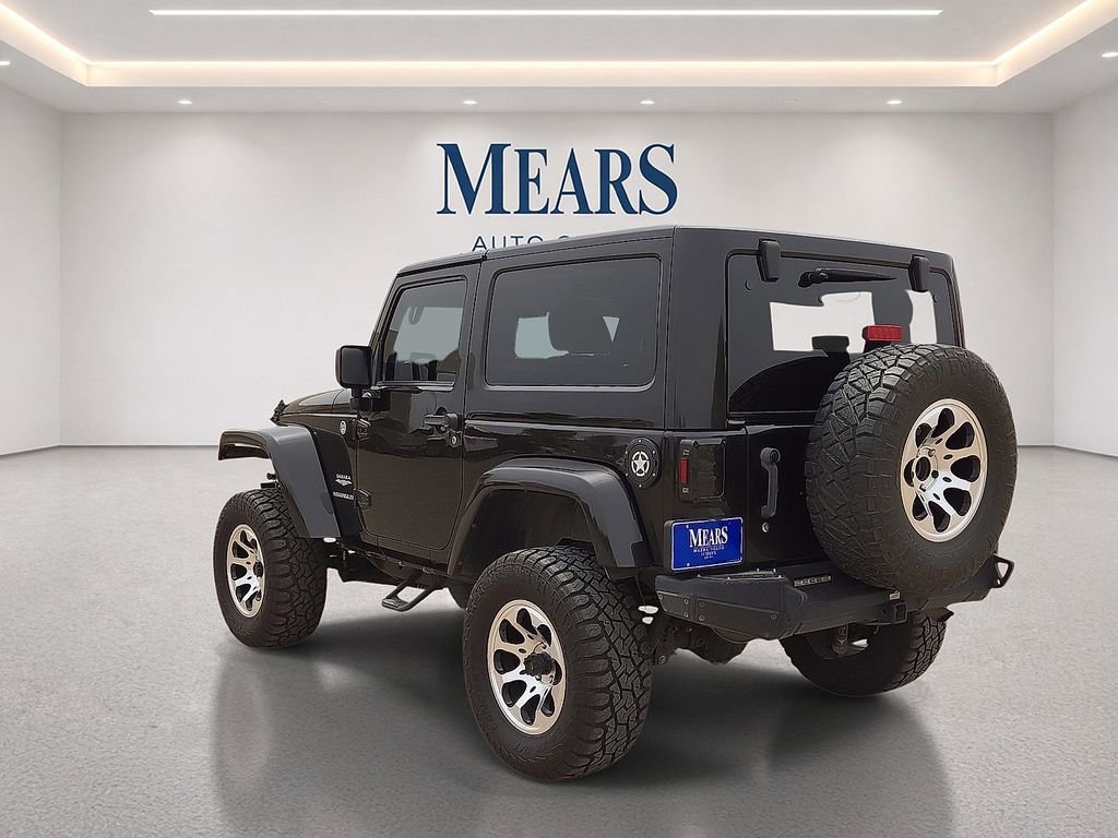 Used 2013 Jeep Wrangler Sahara w/ Connectivity Group AWD/4WD image 3
