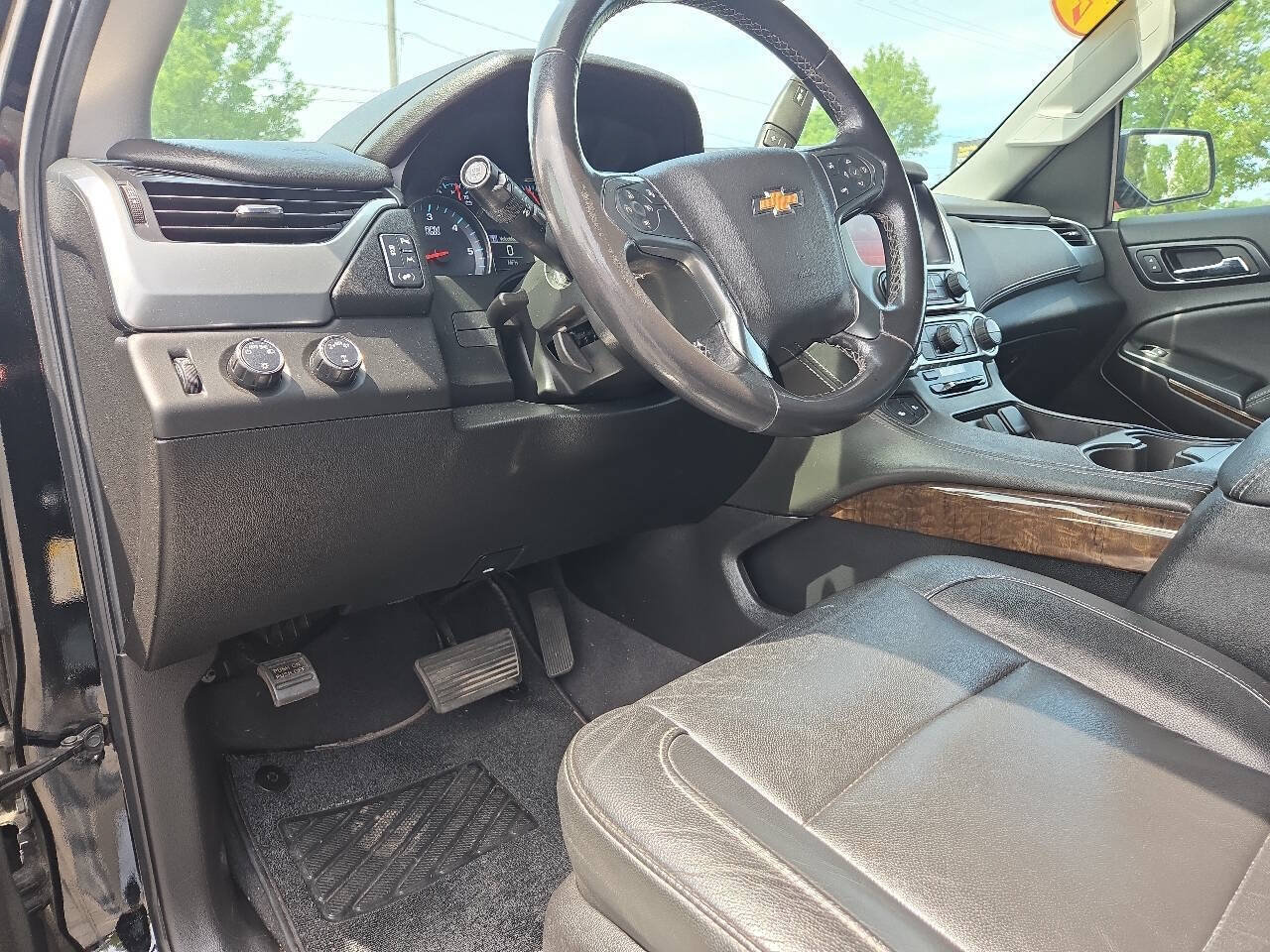 Used 2020 Chevrolet Suburban LT AWD/4WD image 10