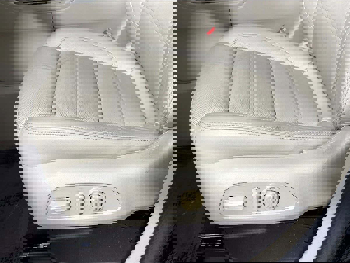 Used 2018 GMC Acadia Denali w/ Technology Package image 25