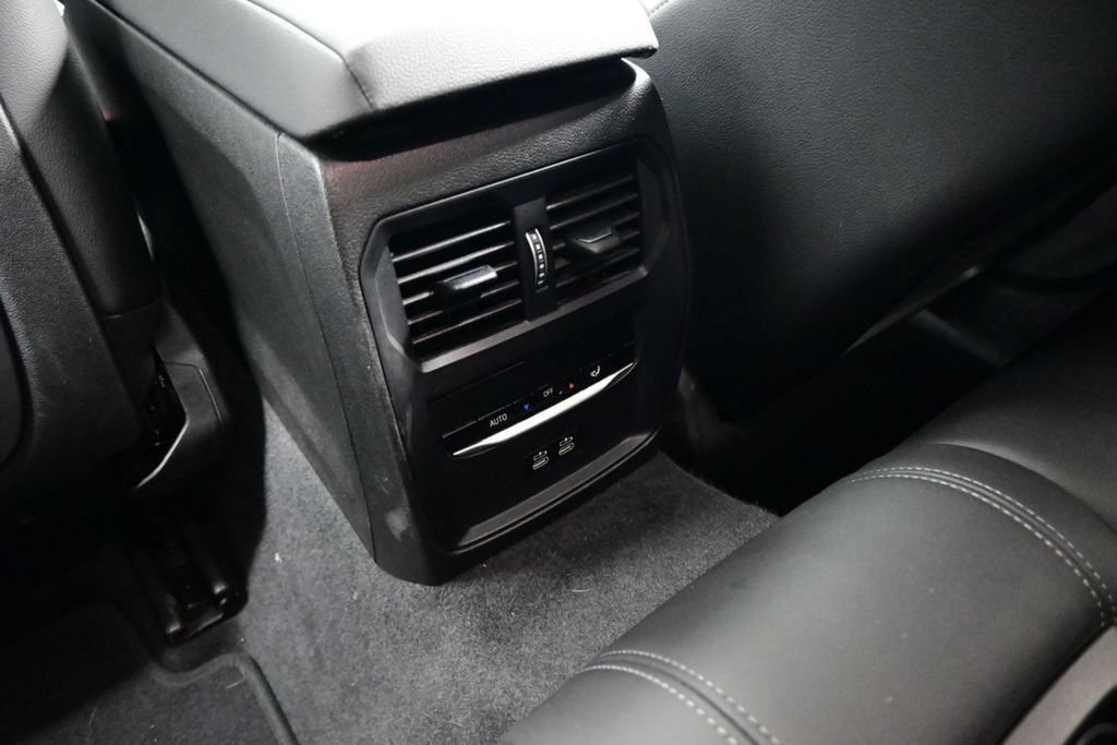 Used 2022 BMW 230i Coupe w/ Convenience Package RWD image 19