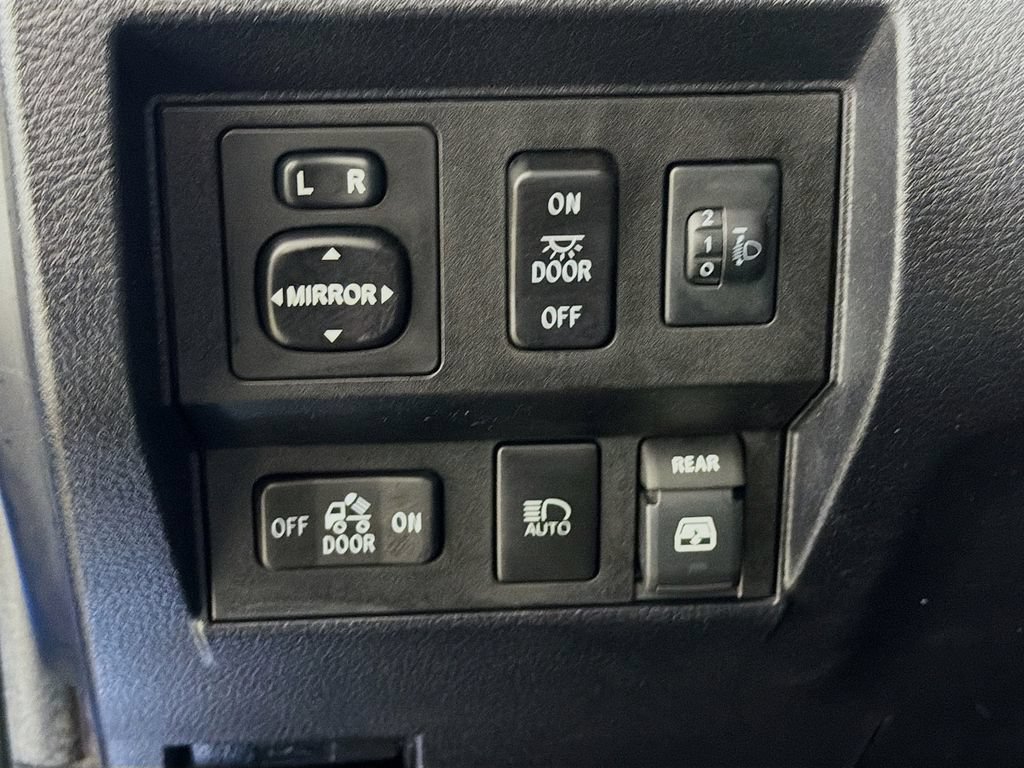 Used 2018 Toyota Tundra SR5 w/ TRD Off Road Package AWD/4WD image 11