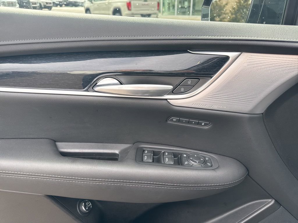 Used 2025 Cadillac XT5 Premium Luxury image 11