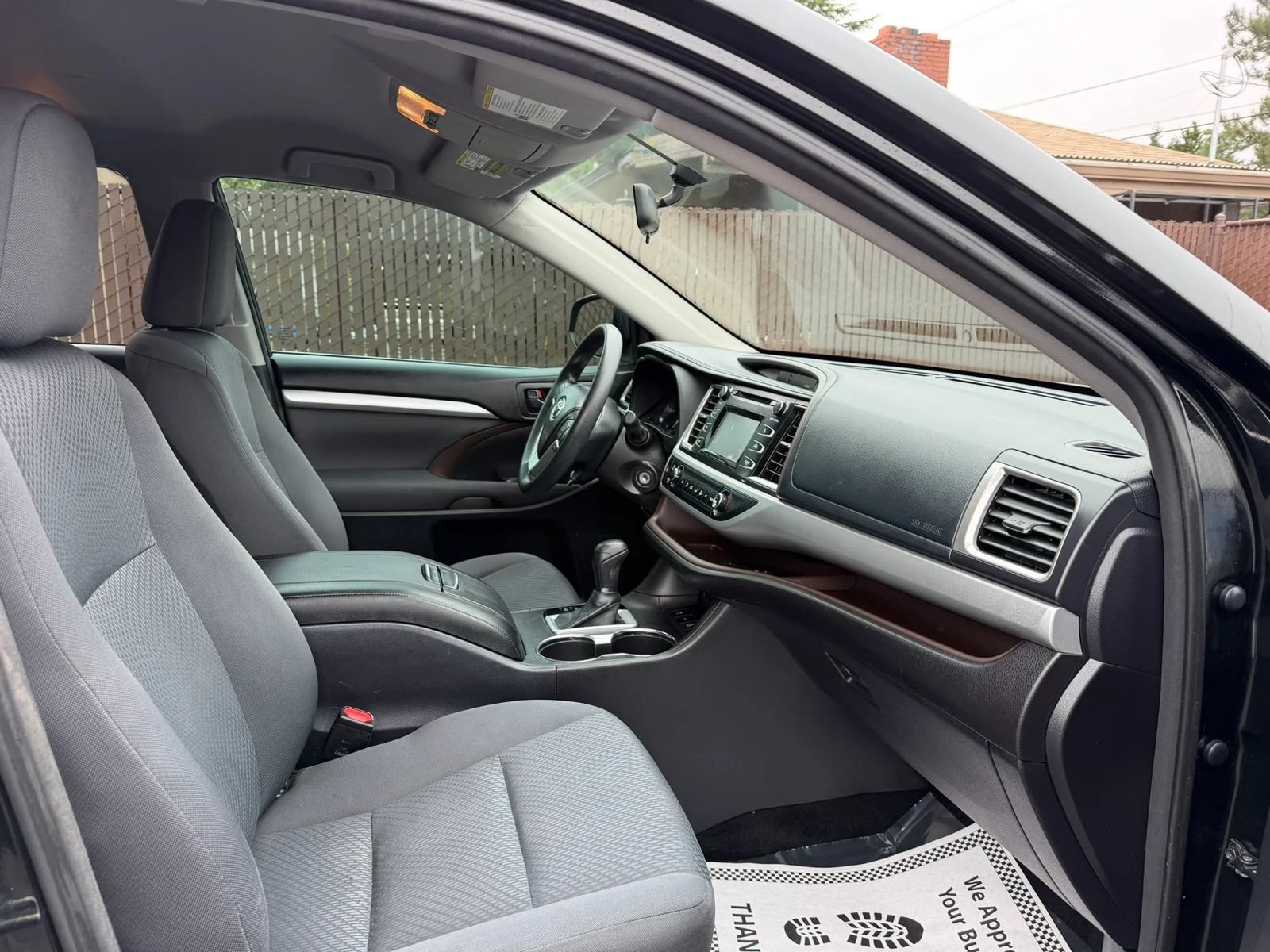 Used 2014 Toyota Highlander LE AWD/4WD image 15