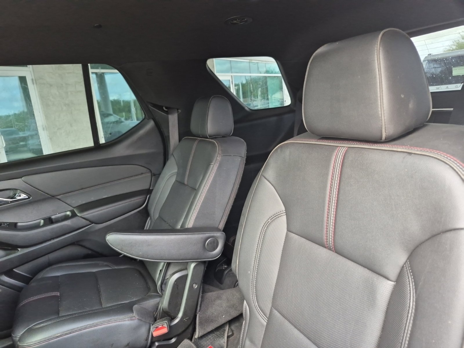 Used 2022 Chevrolet Traverse RS FWD image 8