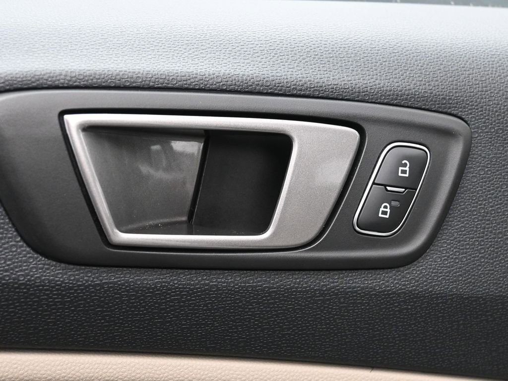 Used 2020 Ford EcoSport SE image 21
