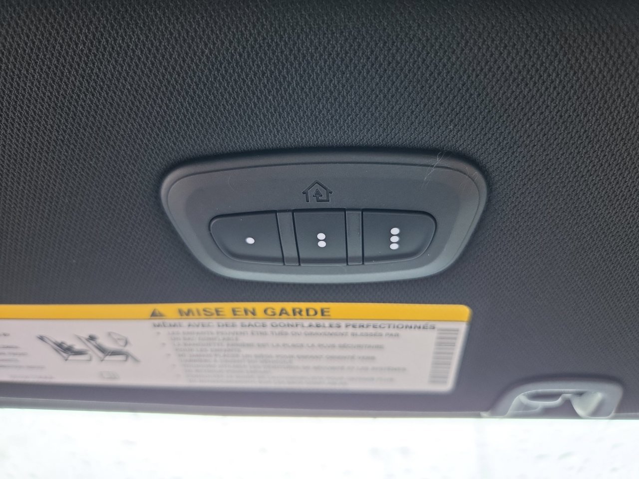 New 2027 Chrysler Pacifica Select w/ Family Tech Group FWD image 25