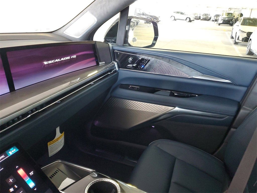New 2026 Cadillac Escalade IQ Sport 2 w/ LPO, ONYX Package image 21