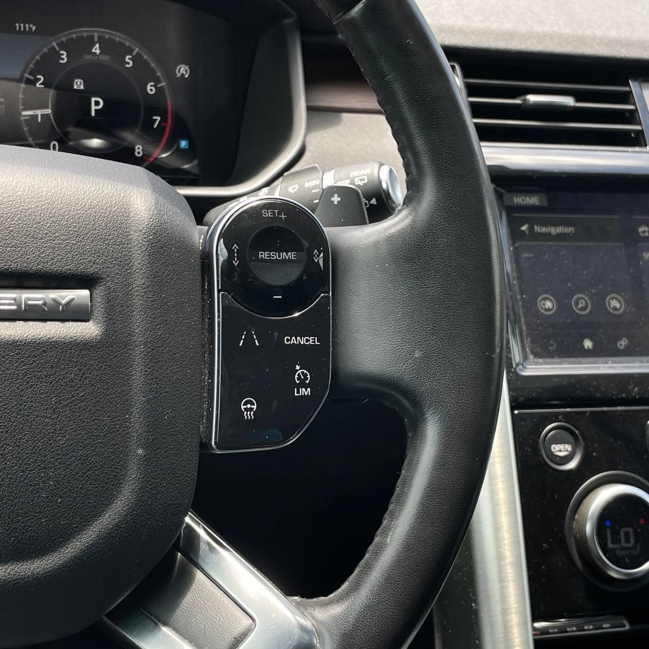 Used 2019 Land Rover Discovery HSE AWD/4WD image 15