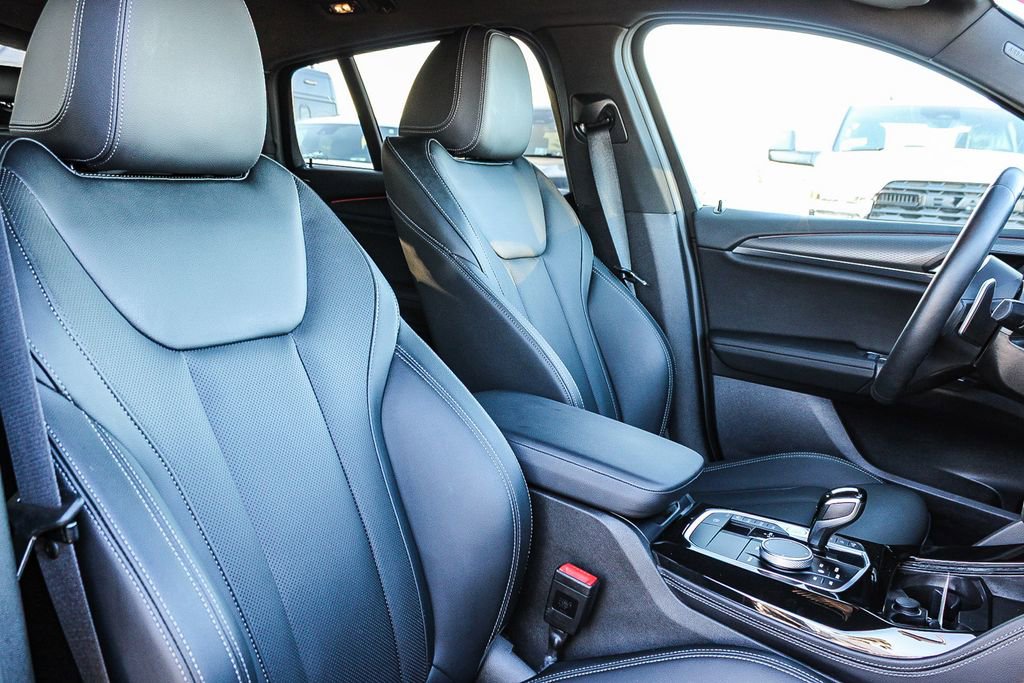 Used 2025 BMW X4 xDrive30i image 16