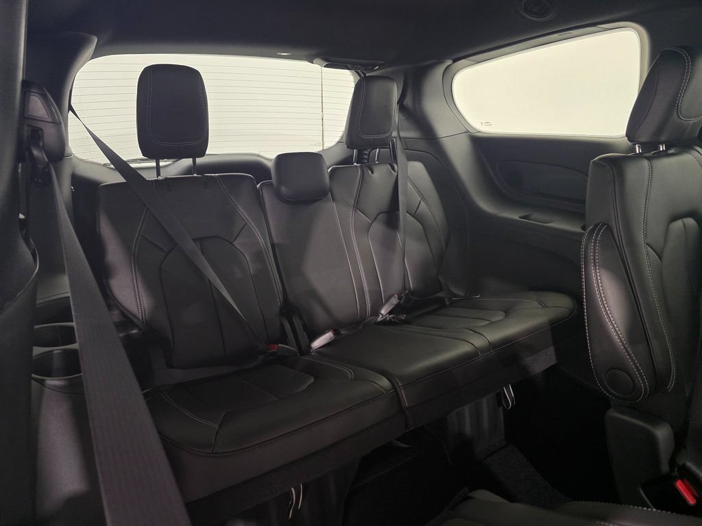 New 2026 Chrysler Pacifica Select FWD image 28