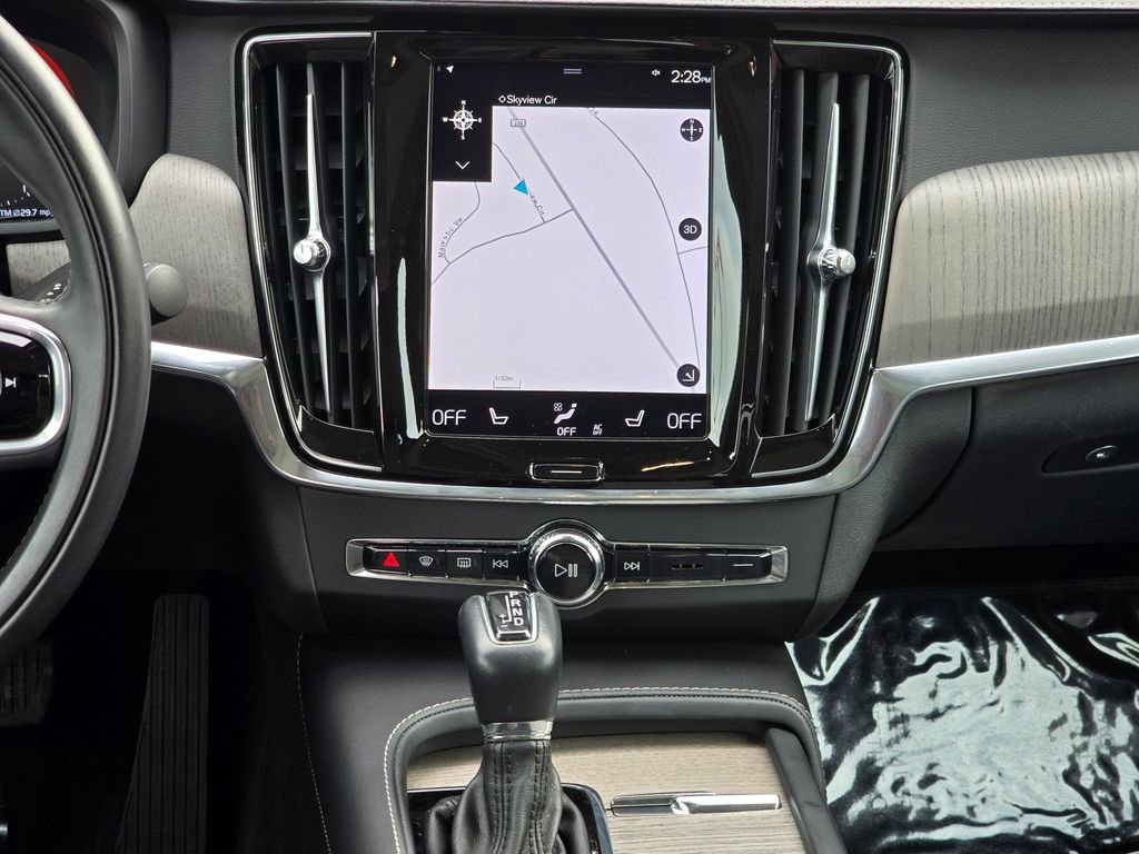 Used 2021 Volvo S90 T6 Inscription image 32