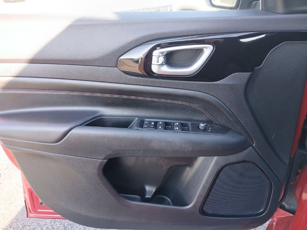 Used 2022 Jeep Compass Limited image 22