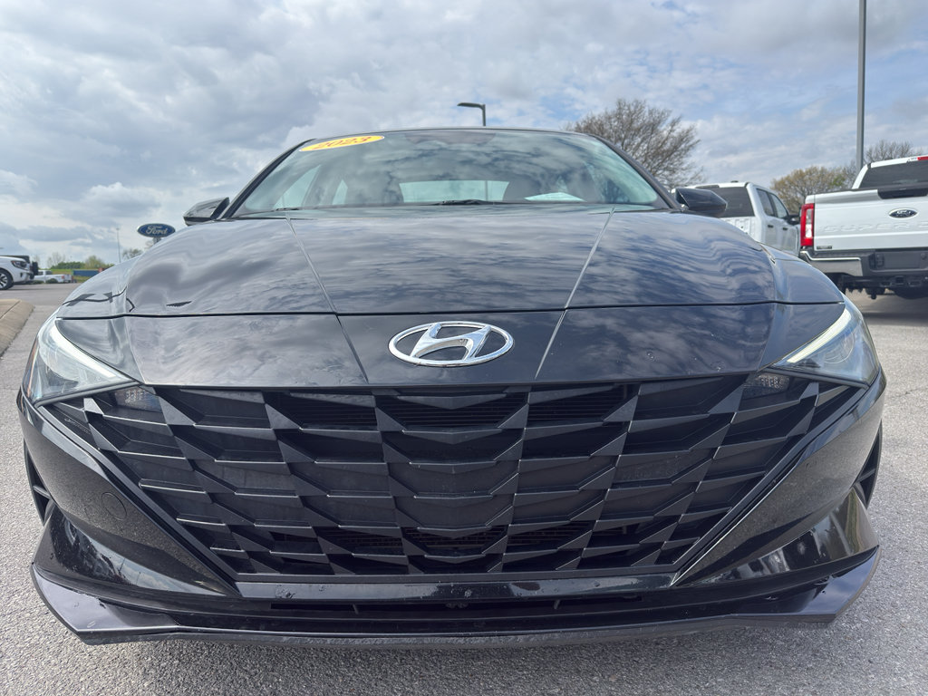 Used 2023 Hyundai Elantra SEL FWD image 2