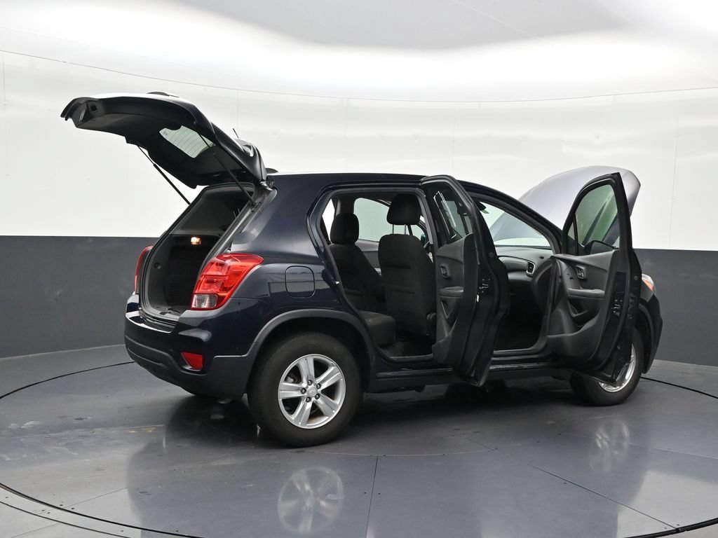 Used 2022 Chevrolet Trax LS AWD/4WD image 31