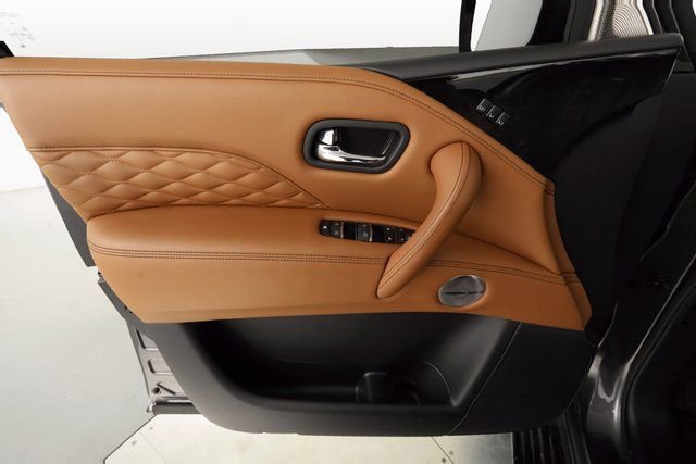 Used 2023 INFINITI QX80 Sensory image 11