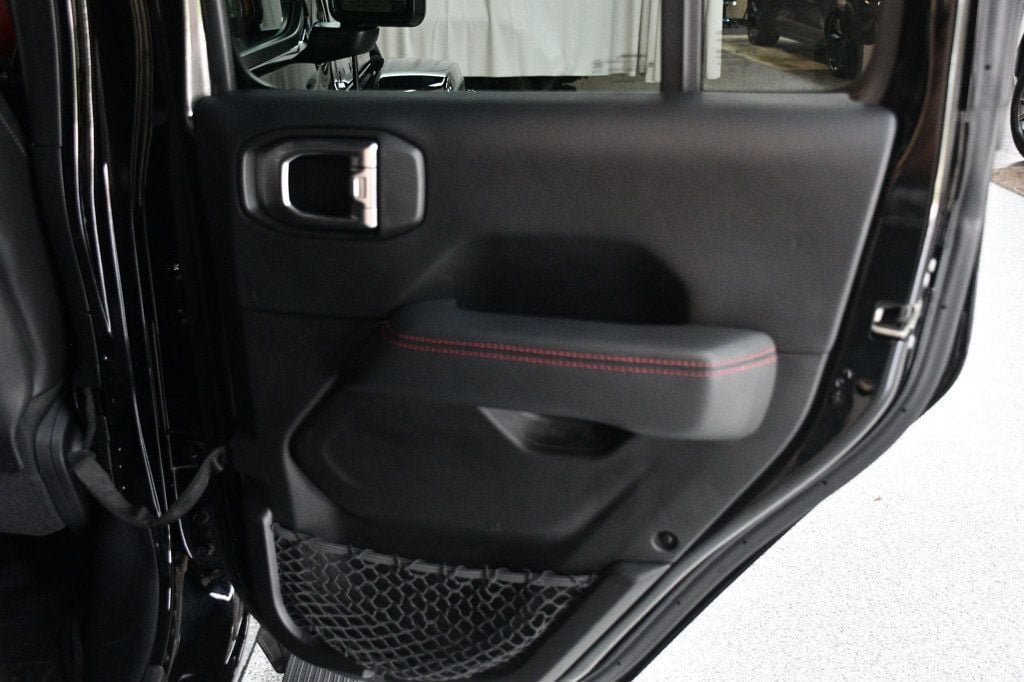 Used 2018 Jeep Wrangler Unlimited Rubicon AWD/4WD image 27