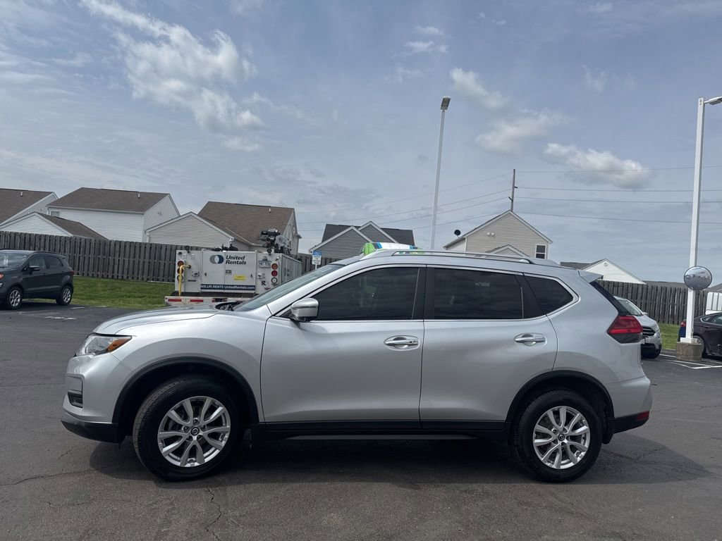 Used 2017 Nissan Rogue SV w/ SV Premium Package AWD/4WD image 9