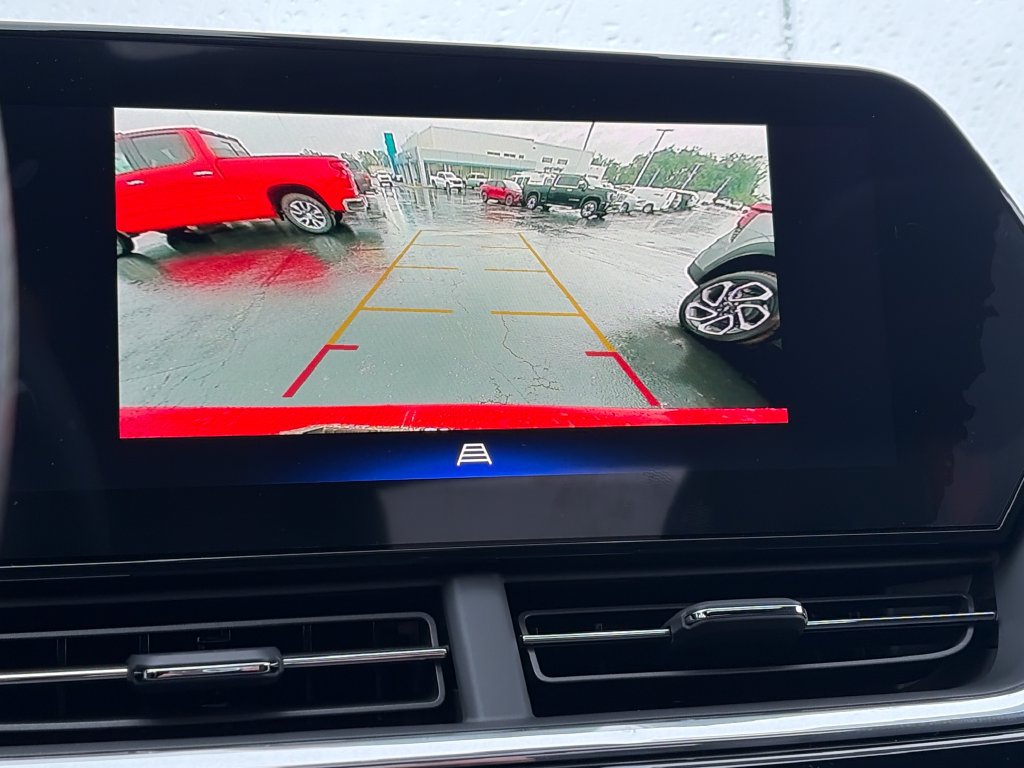 New 2026 Chevrolet Trax RS w/ Sunroof Package FWD image 18