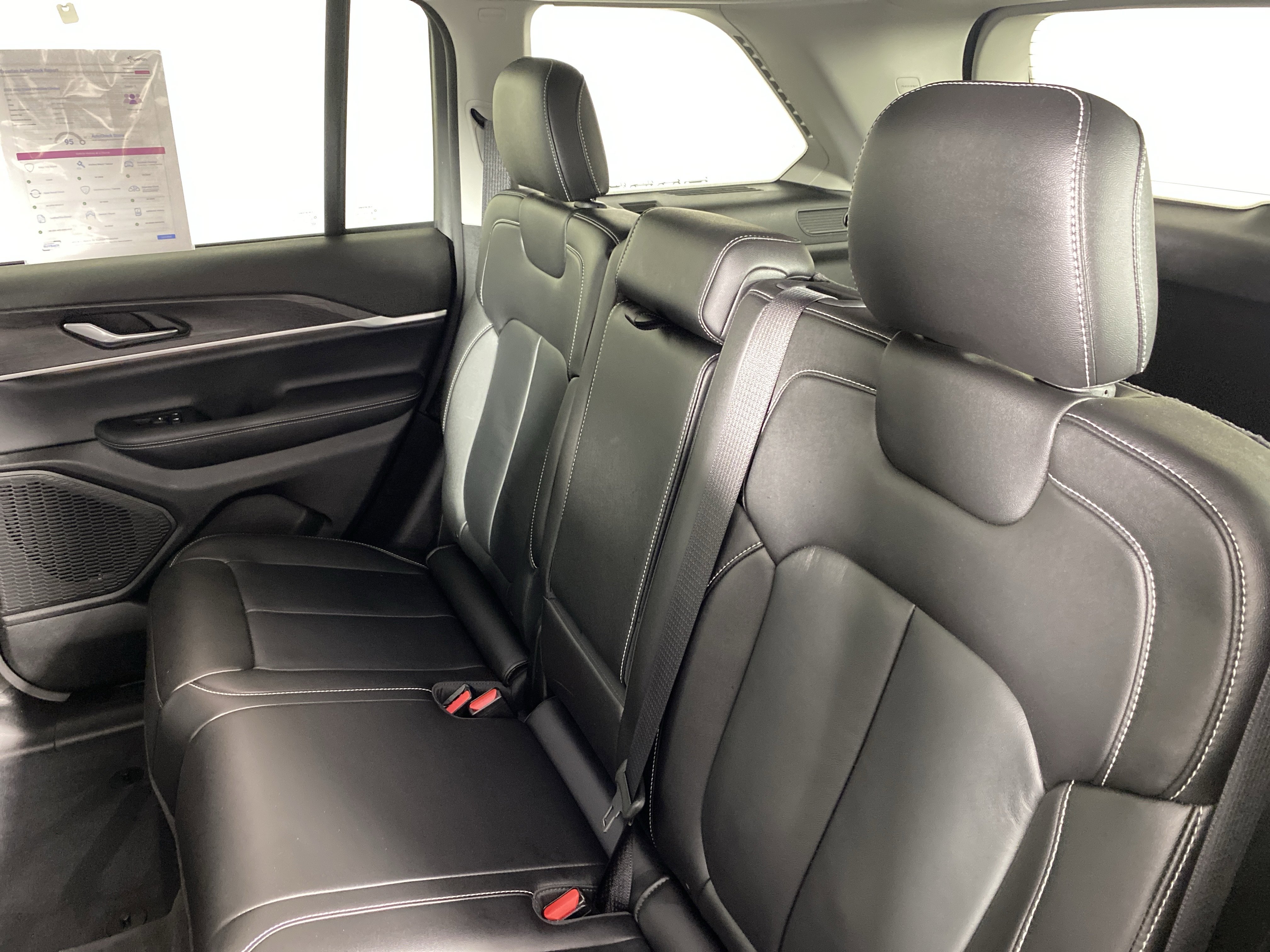 Used 2023 Jeep Grand Cherokee Limited AWD/4WD image 31