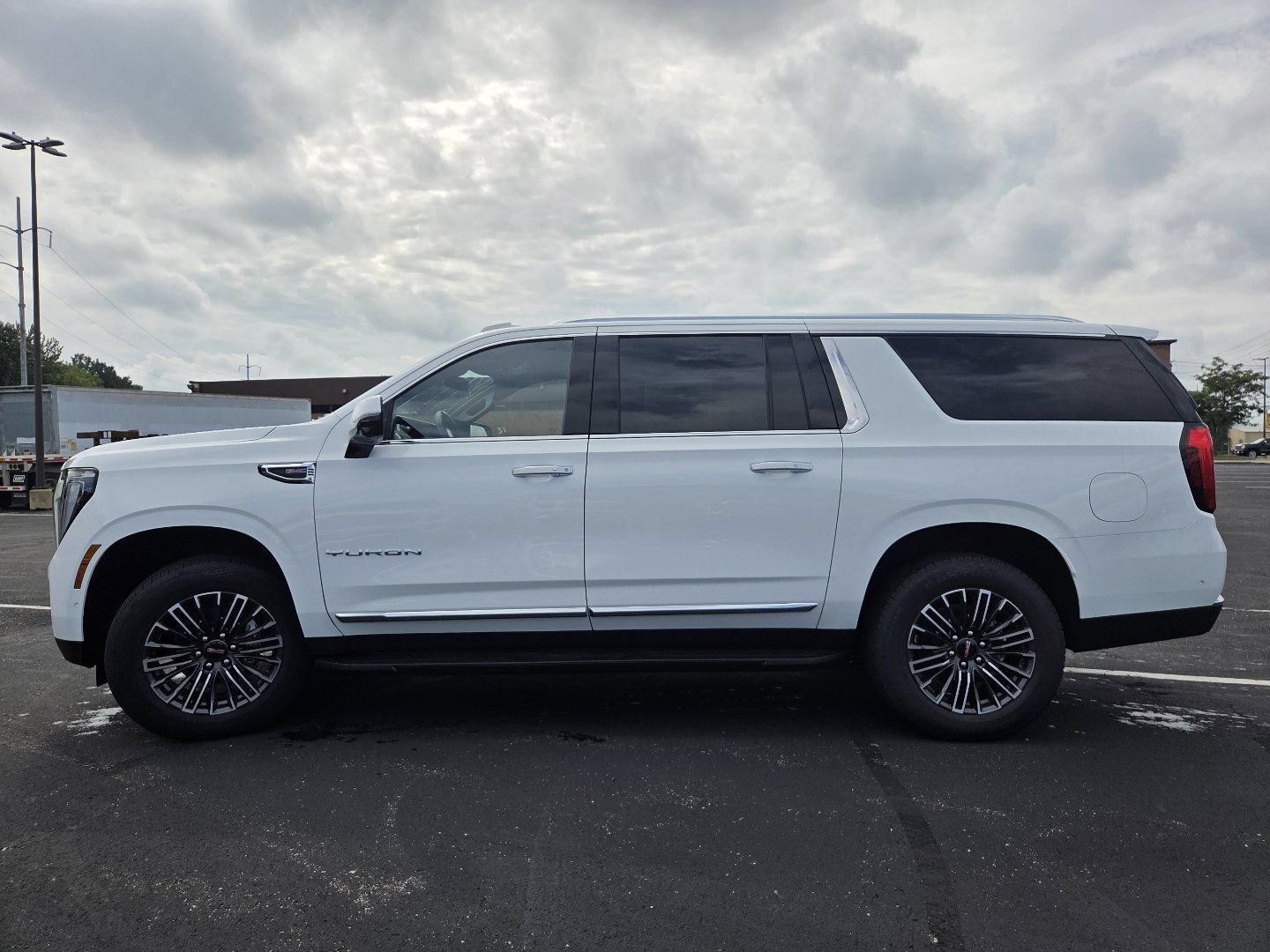 New 2026 GMC Yukon XL Elevation AWD/4WD image 15