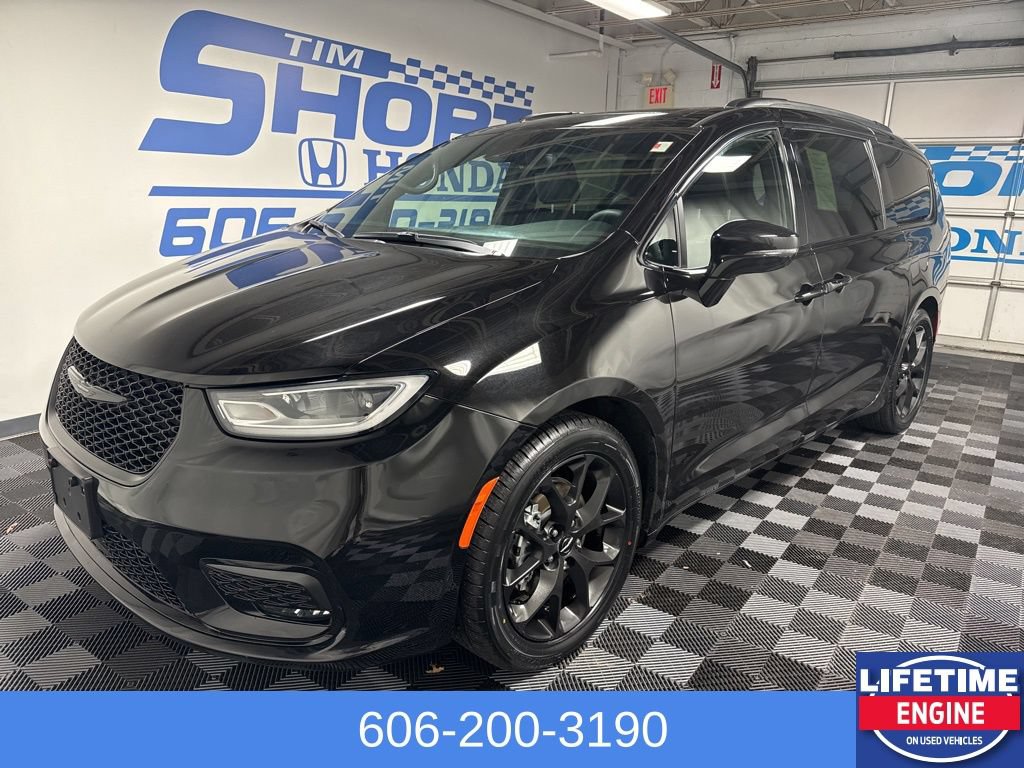 Used 2025 Chrysler Pacifica Limited