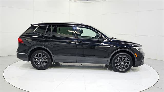 Used 2024 Volkswagen Tiguan SE FWD image 9