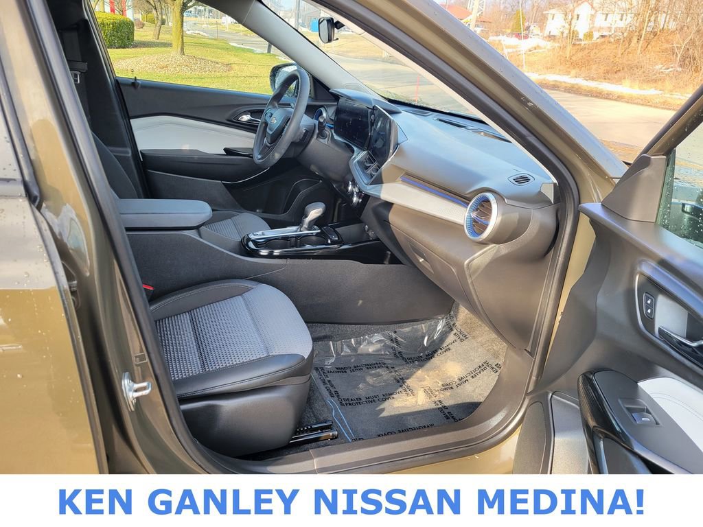 Used 2024 Chevrolet Trax LT image 47