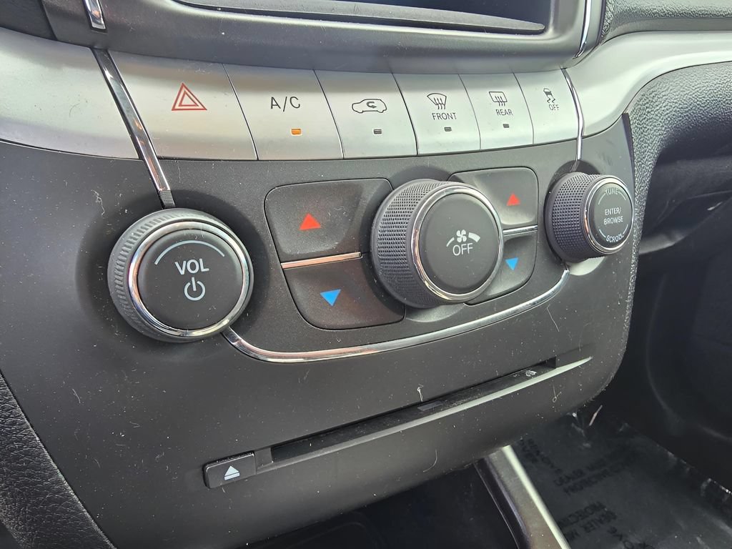 Used 2020 Dodge Journey SE FWD image 20