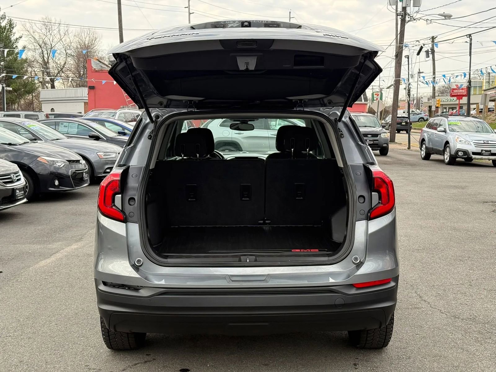 Used 2018 GMC Terrain SLE image 10